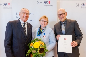 Kreispräsident Burkhard E. Tiemann, Marga Trede, Ministerpräsident Torsten Albig  