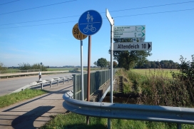 20220908 Radwegweiser 2